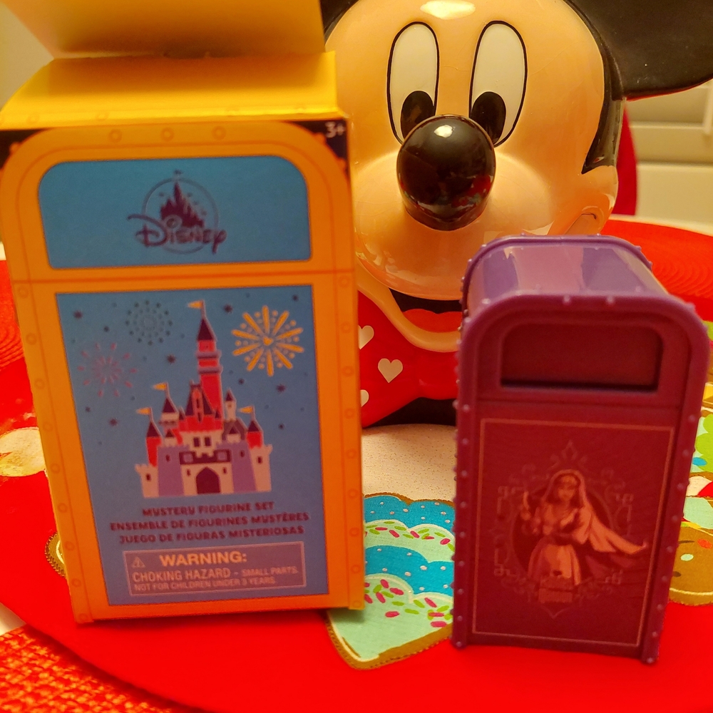 Disney Trash Bin Mystery Chaser Box-secret Haunted Mansion